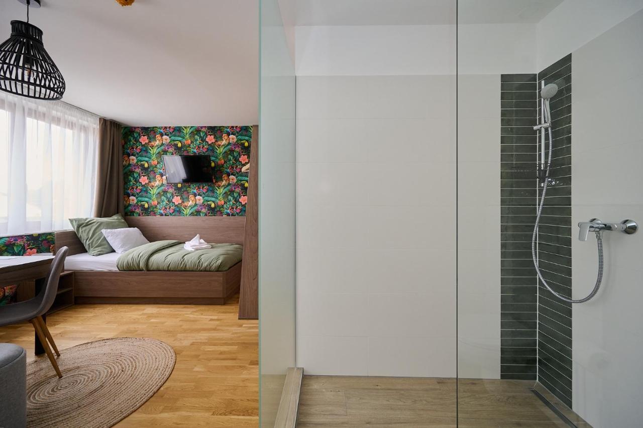 Rooms Сомбатгей Екстер'єр фото